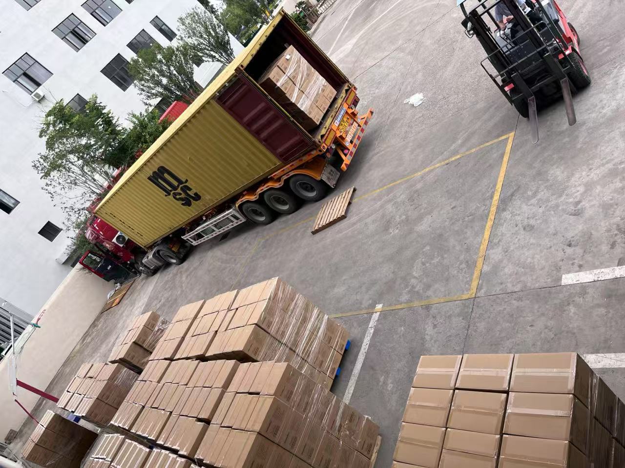 Mae Landsign yn Llongau Sypiau o Nwyddau yn Llwyddiannus